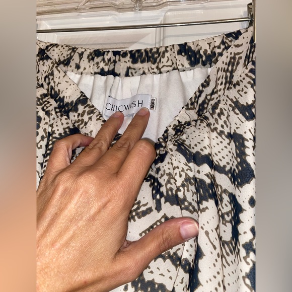 Snakeskin, chiffon, midi skirt - Picture 3 of 4